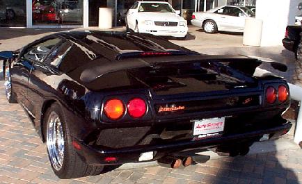 ferrari_diablo.jpg (30060 bytes)